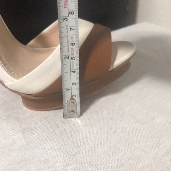 Victoria’s Secret platform sandals - Picture 9 of 11